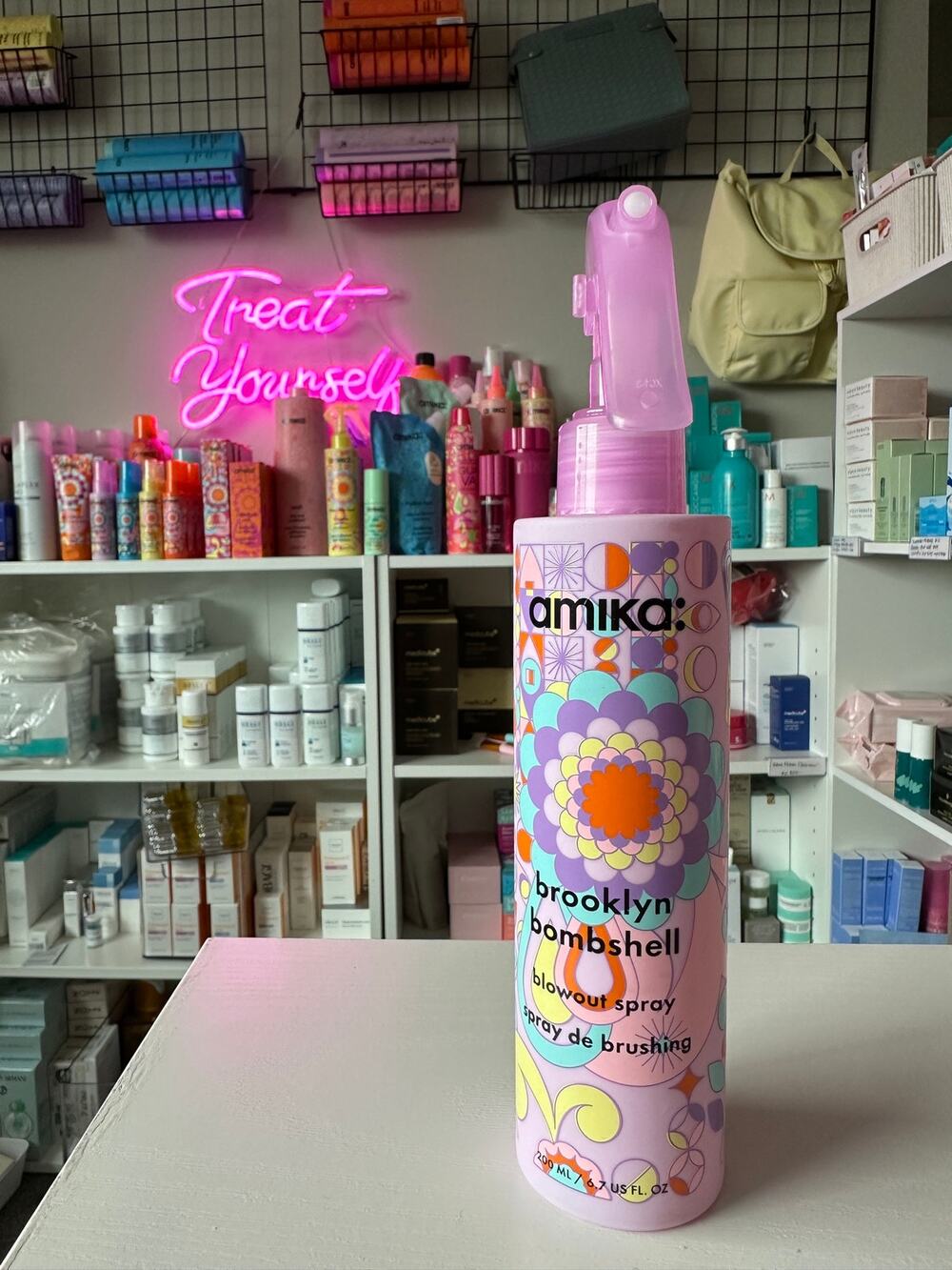 Amika Brooklyn Bombshell
